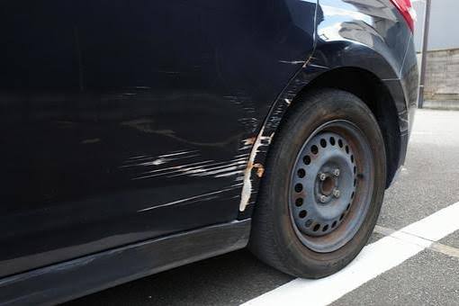 うっかり車を擦ってしまった！そんな時の完全対処法