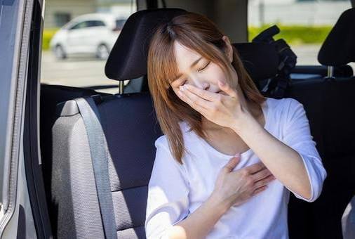 せっかくのドライブが…「車酔い」への即効対処法！