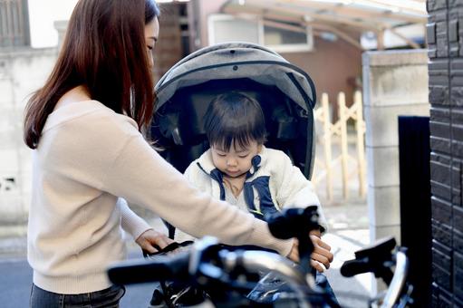【梅雨の送迎】自転車はもう限界…！呉市のシングルマザー・ファザーを応援する「自社ローン」で車を手に入れませんか？