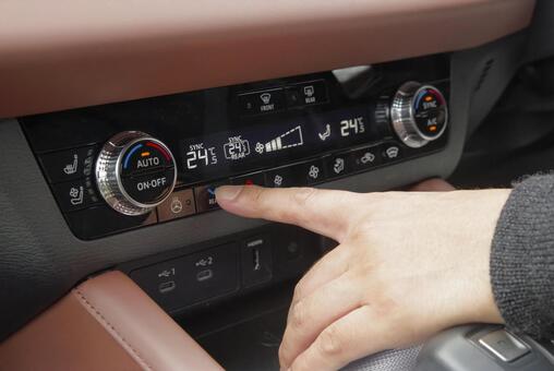 夏場の車のエアコン、最適温度は何℃？冷えない時の対策も解説！【カーマッチ広島呉店】