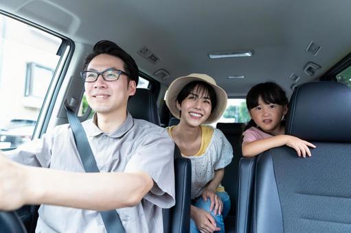 マイカーで最高の夏を！新しい相棒（車）と一緒に最高の思い出を作りに出かけませんか？【カーマッチ広島呉店】