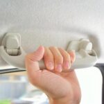 【呉市の中古車販売店】車のアシストグリップが減っている？消えた理由と後付け対策・失敗しない車選び【カーマッチ広島呉店】